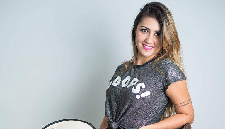 Renata Ribeiro Cardoso, cantora de Marechal Floriano desapareceu a caminho de show em Governador Valadares-MG